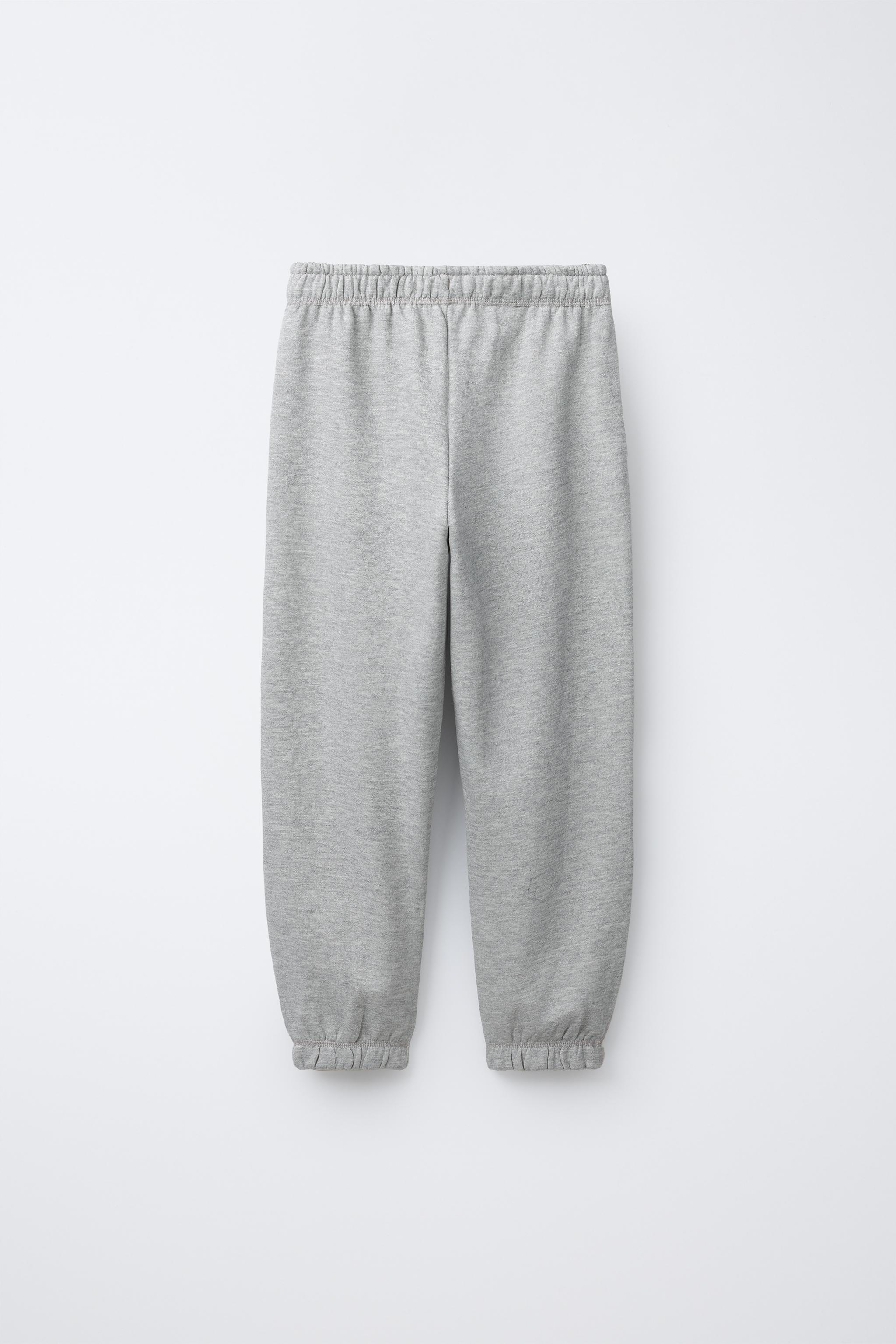 SWEATSHIRT AND JOGGER PANTS SET